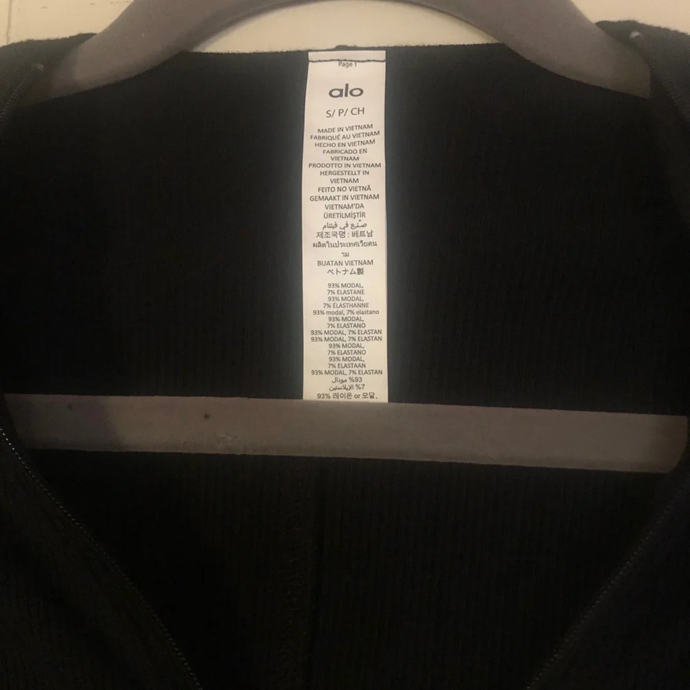 ALO Yoga Ribbed Mesmerize Long Sleeve Black Size S - Picture 3 of 6